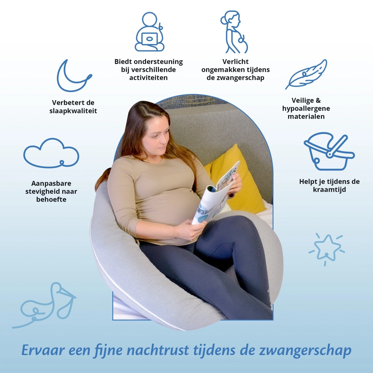 Een vrouw geniet van de ondersteuning van een zwangerschapskussen voor een goede nachtrust.