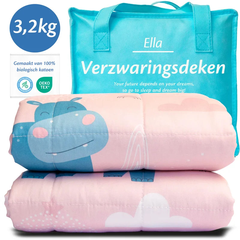 Een roze Ella Sleeps verzwaringsdeken van 3,2 kg met een schattig roze hippo-print, perfect voor kinderen.